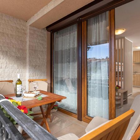 Cozy Apartment In Crikvenica With Kitchen מראה חיצוני תמונה