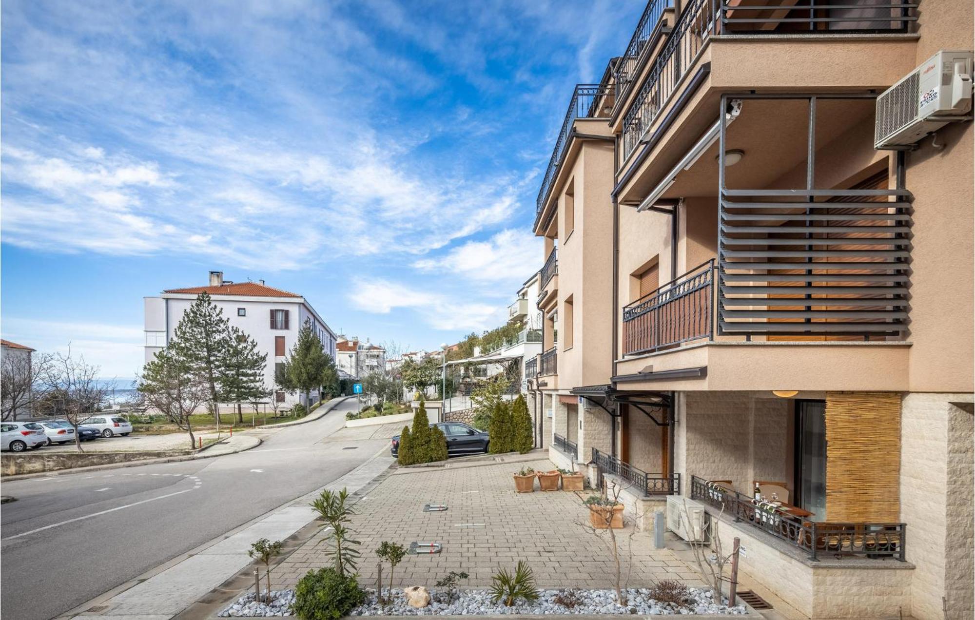 Cozy Apartment In Crikvenica With Kitchen מראה חיצוני תמונה
