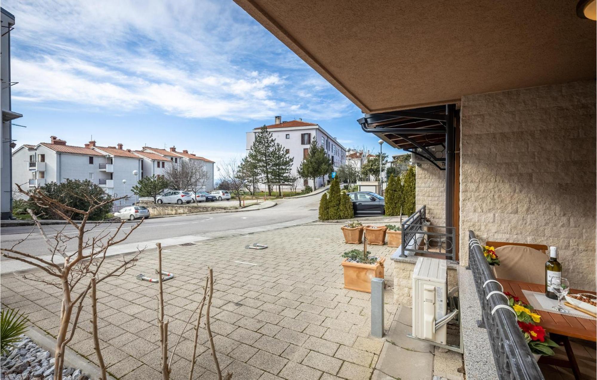 Cozy Apartment In Crikvenica With Kitchen מראה חיצוני תמונה